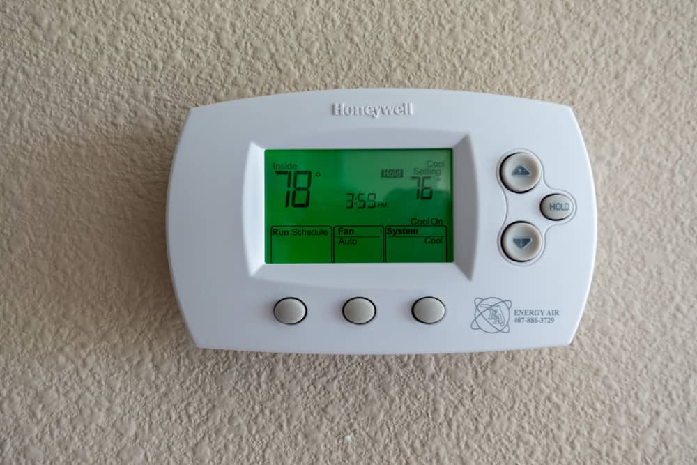 Honeywell PRO TH4000 Series Programmable Digital Thermostat User Guide